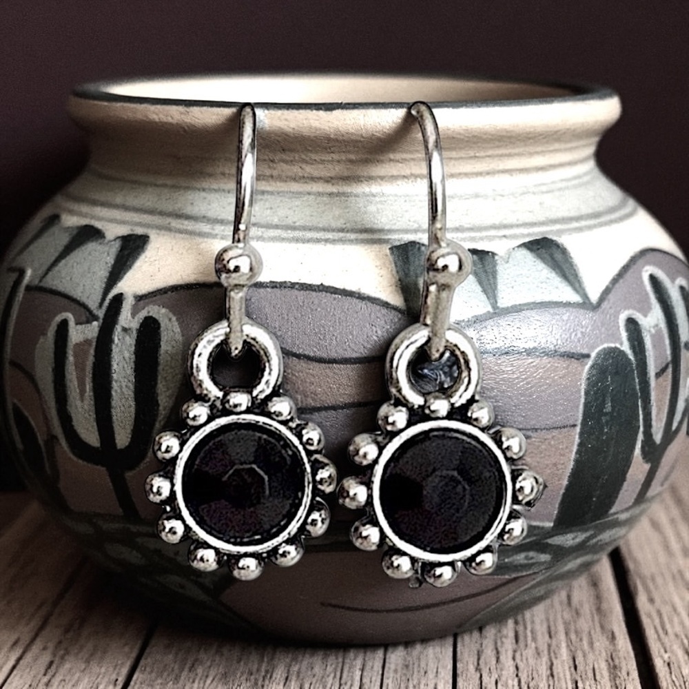 5 For $25💫Small Santa Fe Black Medallion Dangles